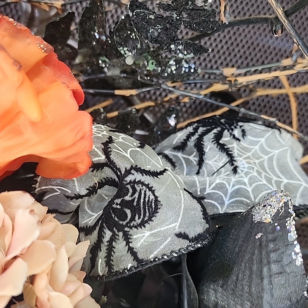 Halloween wreath - Picture 3 of 6